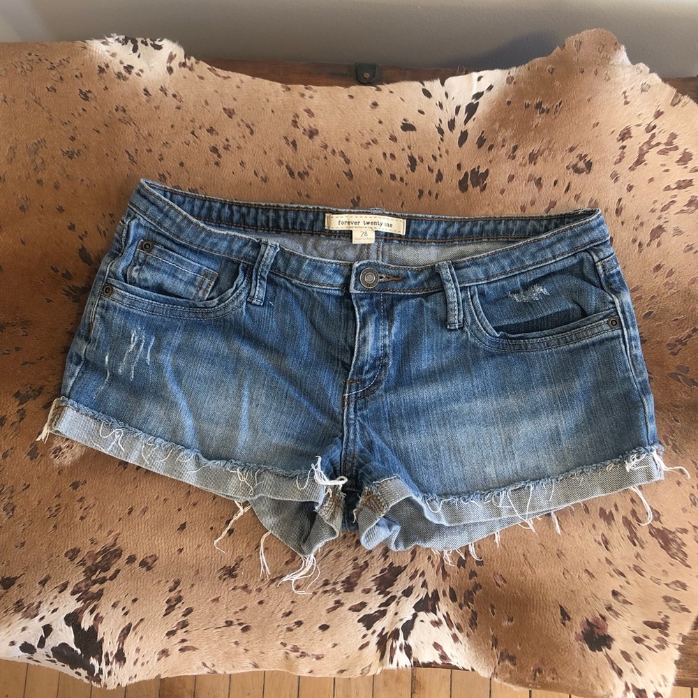 Forever 21 distressed Jean short shorts.